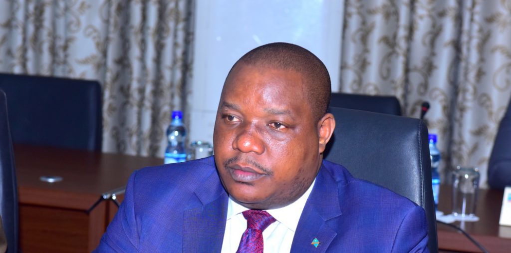 Ministère de l’Environnement et Conservation de la nature : Claude Nyamugabo distrait, environnement en danger