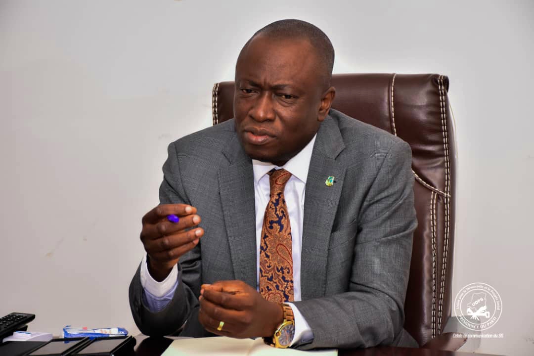Investiture du Gouvernement d’Union Sacrée : Augustin Kabuya salue la bravoure des députés!