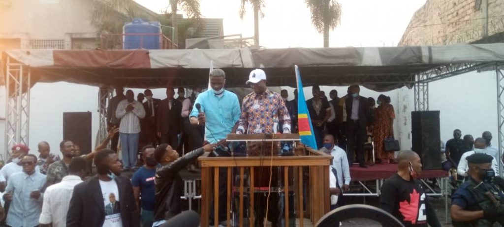 UDPS: En moins d’une heure de la mobilisation, le Secrétaire Général de l’UDPS, Augustin Kabuya a réussi à remplir la permanence de Limete.
