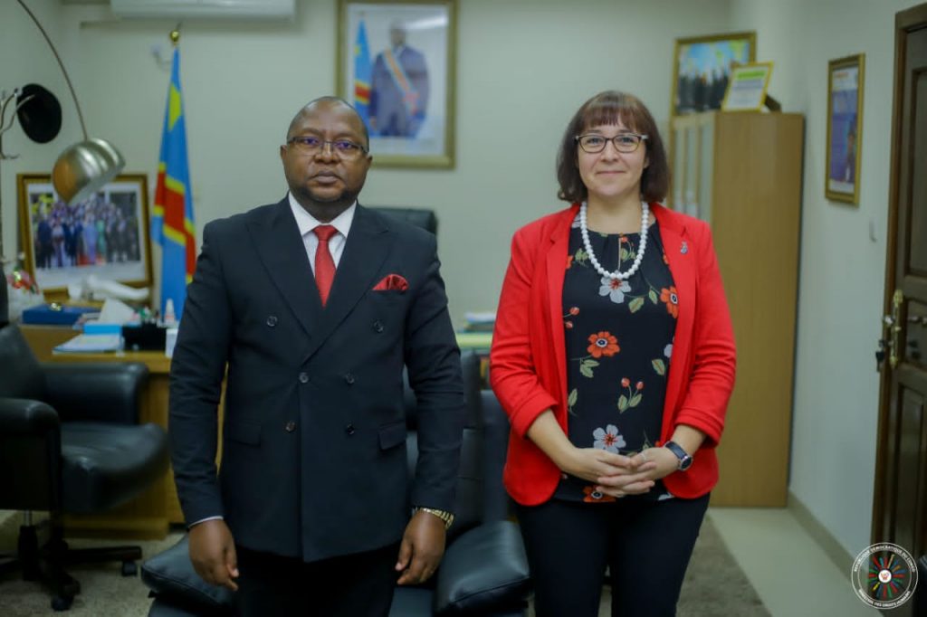 Droits Humains : visite de la chargée d’affaires de l’Ambassade de la Grande Bretagne en RDC chez Albert Fabrice Puela