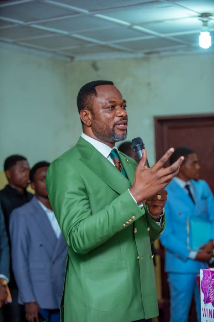 Tony Mwaba redonne sourire, les enseignants des écoles réactivées ont touché leur salaire!