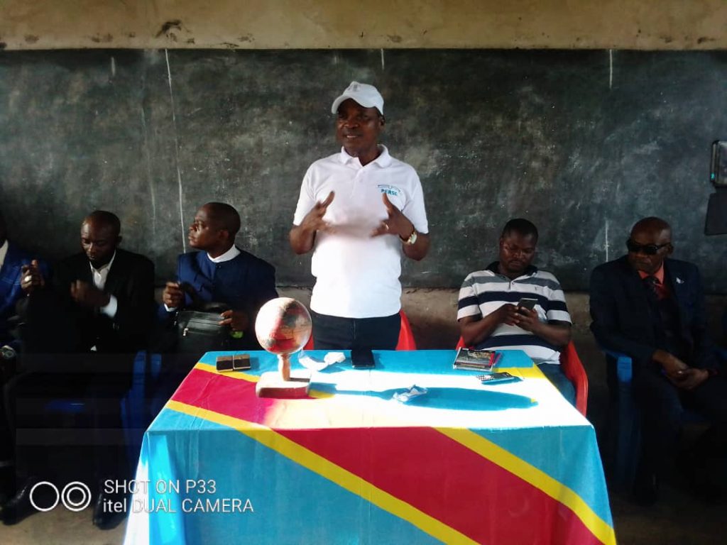 EPST/KASAÏ2: Le Ministre provincial en charge de l’enseignement, tourisme et promotion culturelle en visite sur l’état de lieux dans la Sous division de l’EPST de Kakenge