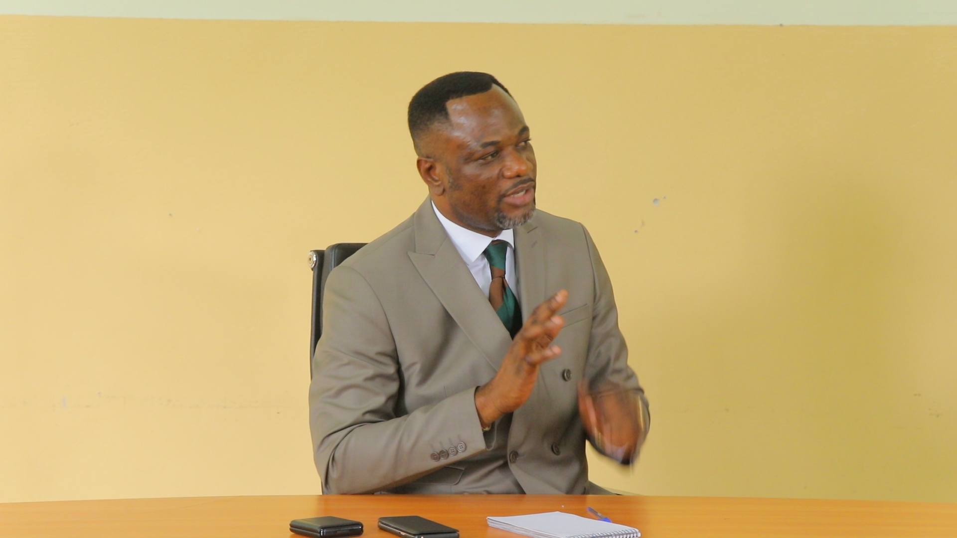 EPST : Le Ministre Tony MWABA promet la mécanisation des N.U et de plusieurs écoles en situation difficile 