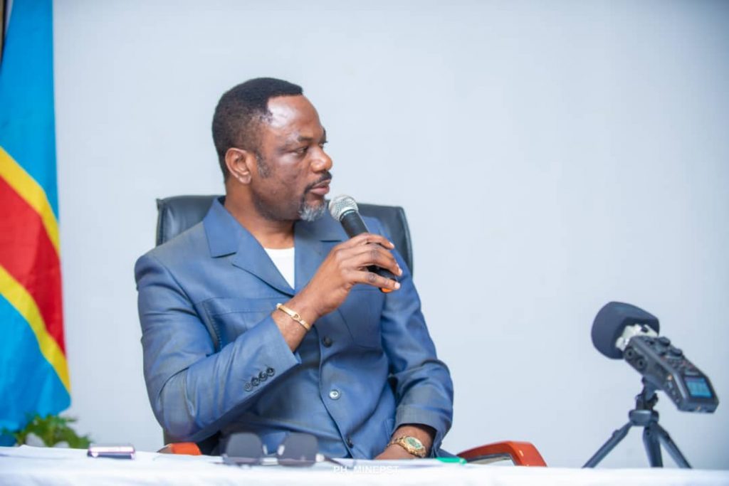 EPST : Tony MWABA  en mission d’itinérance pour suivre la mise en oeuvre de la gratuité de l’Enseignement Primaire et l’application de ses instructions sur terrain!