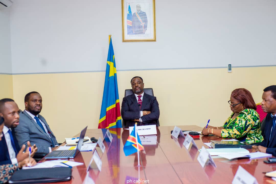 Tony Mwaba et Junior Mata de CNSSAP s’accordent sur la retraite des enseignants
