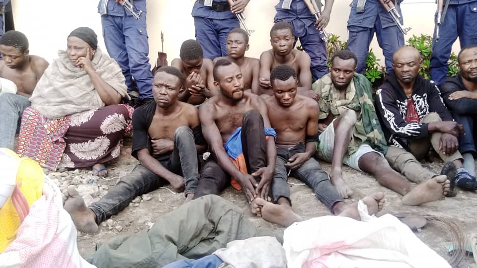 Sécurité-Goma: 15 présumés criminels et leurs effets présentés à l’autorité urbaine