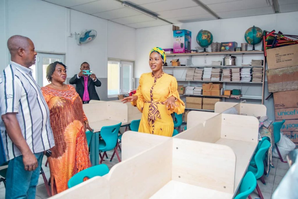 EPST : Aminata Namasia a visité quelques écoles de Mont Amba