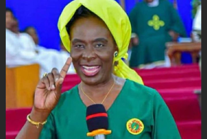 Lors d’un culte d’action de grâces : Adèle Kayinda accorde son pardon à Bahati Lukwebo, Alingete et à leurs robots communicants diffameurs et calomniateurs !
