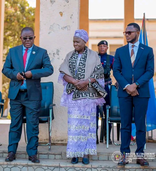 EPST/Haut-Katanga1 : Le Proved Joseph Mwinkeu et l’IPP Nicolas Nyange Bizy ont assisté à la cérémonie officielle de clôture de l’année scolaire 2022-2023