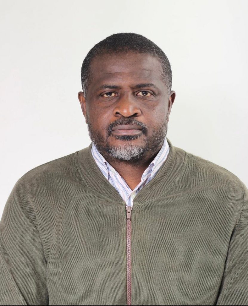 Kongo-Central : le notable de Madimba, Charlie Mingiedi interpelle les autorités sur l’arrêt des travaux et l’abondon des matériels de l’électrification des agglomérations de Ngeba et Lenfu