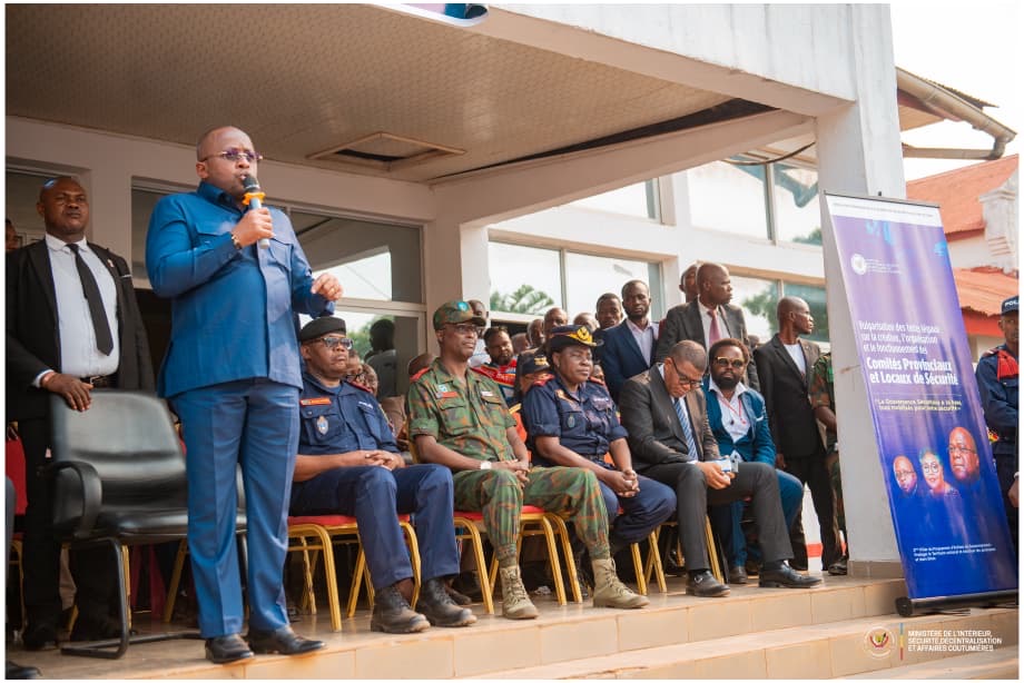 Homme de terrain, le VPM Jacquemain Shabani dans le Grand Bandundu pour s’imprégner des conditions sécuritaires