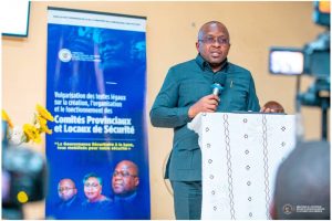 Mai-Ndombe : En mission d’itinérance, Jacquemain Shabani lance la vulgarisation des textes légaux relatifs aux Comités Provinciaux et Locaux de sécurité à Inongo