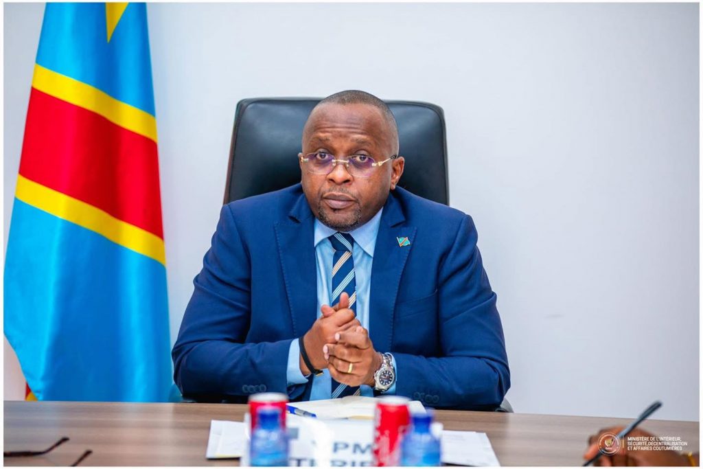 Supervision de l’Ordre Opérationnel : le Vice-Premier Ministre Shabani Lukoo Bihango réaffirme la rigueur dans la gestion des services aux frontières.