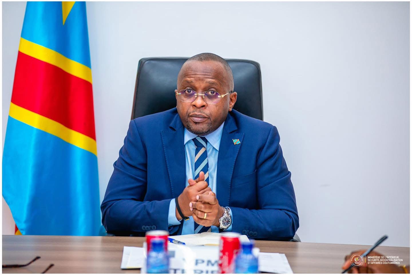 Supervision de l’Ordre Opérationnel : le Vice-Premier Ministre Shabani Lukoo Bihango réaffirme la rigueur dans la gestion des services aux frontières.
