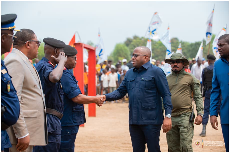 Police Nationale Congolaise : le VPM Jacquemain Shabani lance une nouvelle session de formation de 700 nouvelles recrues à Kasangulu