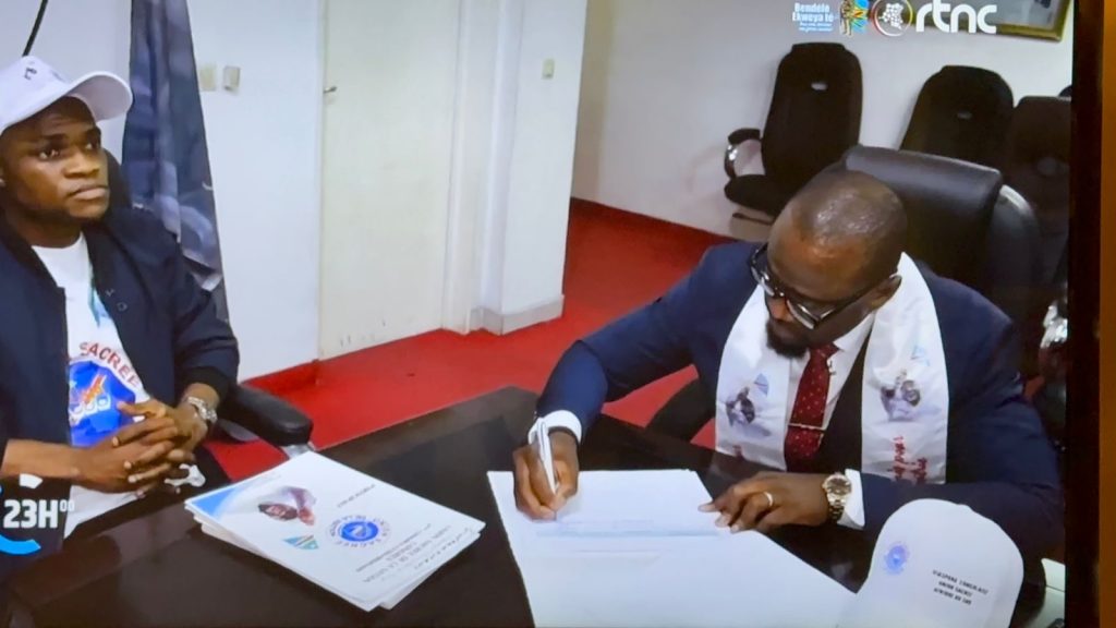 Union Sacrée : le Révérend Thomas Kamwend renouvelle son engagement, le Professeur Mbata attendu à Johannesburg le 8 novembre