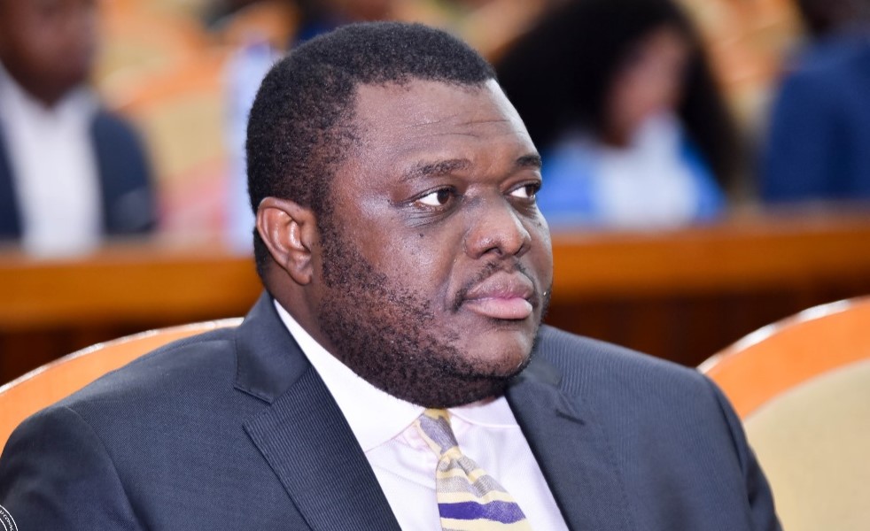 Kinshasa : Le député Auguy Kalonji s’assure du bon déroulement des travaux de la route Mukoko/Efobank à Tshangu