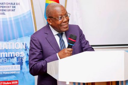 A Lubumbashi, le DG de l’ANADEC, le professeur Godefroy Kizaba a lancé la Formation à l’Initiative Privée (FIP) en faveur des 300 femmes