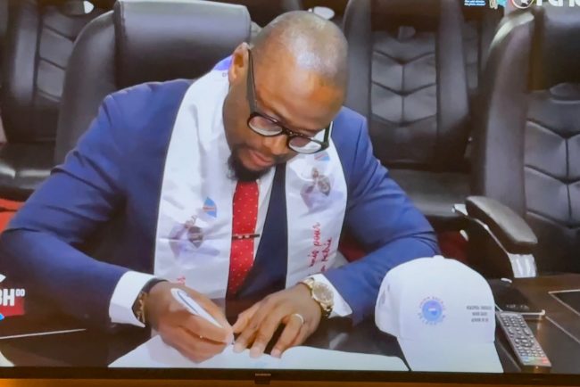 Union Sacrée : le Révérend Thomas Kamwend renouvelle son engagement, le Professeur Mbata attendu à Johannesburg le 8 novembre