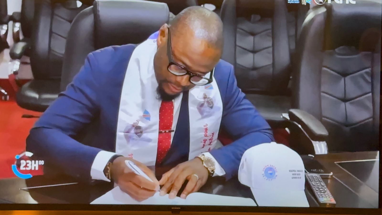 Union Sacrée : le Révérend Thomas Kamwend renouvelle son engagement, le Professeur Mbata attendu à Johannesburg le 8 novembre