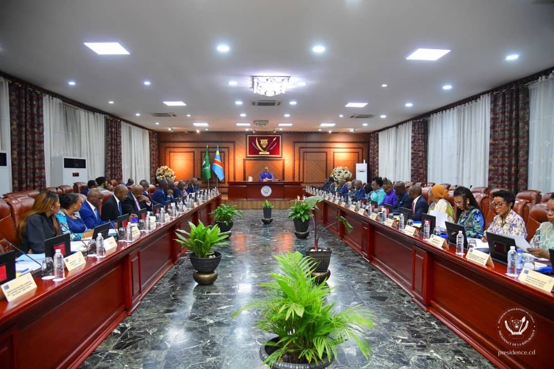 RDC : «Désormais toute mission officielle à l’étranger doit être filtrée par le Ministère des Affaires Étrangères et la participation des CMD, » a conditionné Félix Tshisekedi