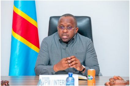 Kinshasa : Échec d’une tentative de braquage à la Rawbank , le VPM Shabani rend hommage à la vigilance des services de sécurité