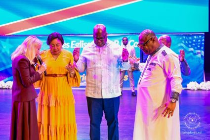 Clôture du sommet de prières patriotiques de l’ERC : Le Président Félix Tshisekedi promet une RDC debout et rayonnante pour les générations futures