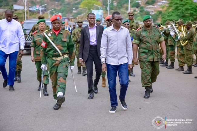 Kongo central : de Mbanza Ngungu à Kasangulu, Eliezer Ntambwe prône le dialogue pour la récupération du patrimoine des Anciens Combattants