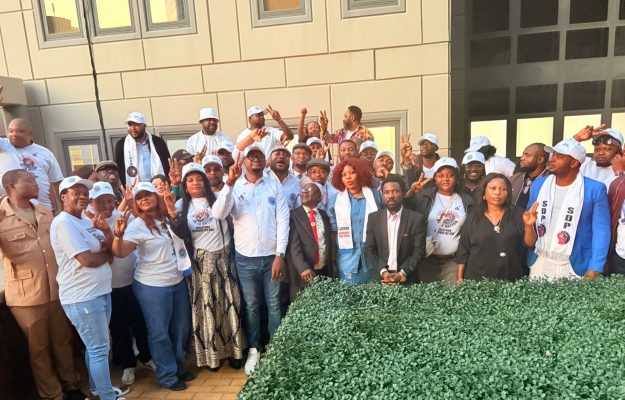 Union Sacrée Afrique du Sud : le Révérend Thomas Kamwend remercie les membres de la coordination après une rencontre réussie