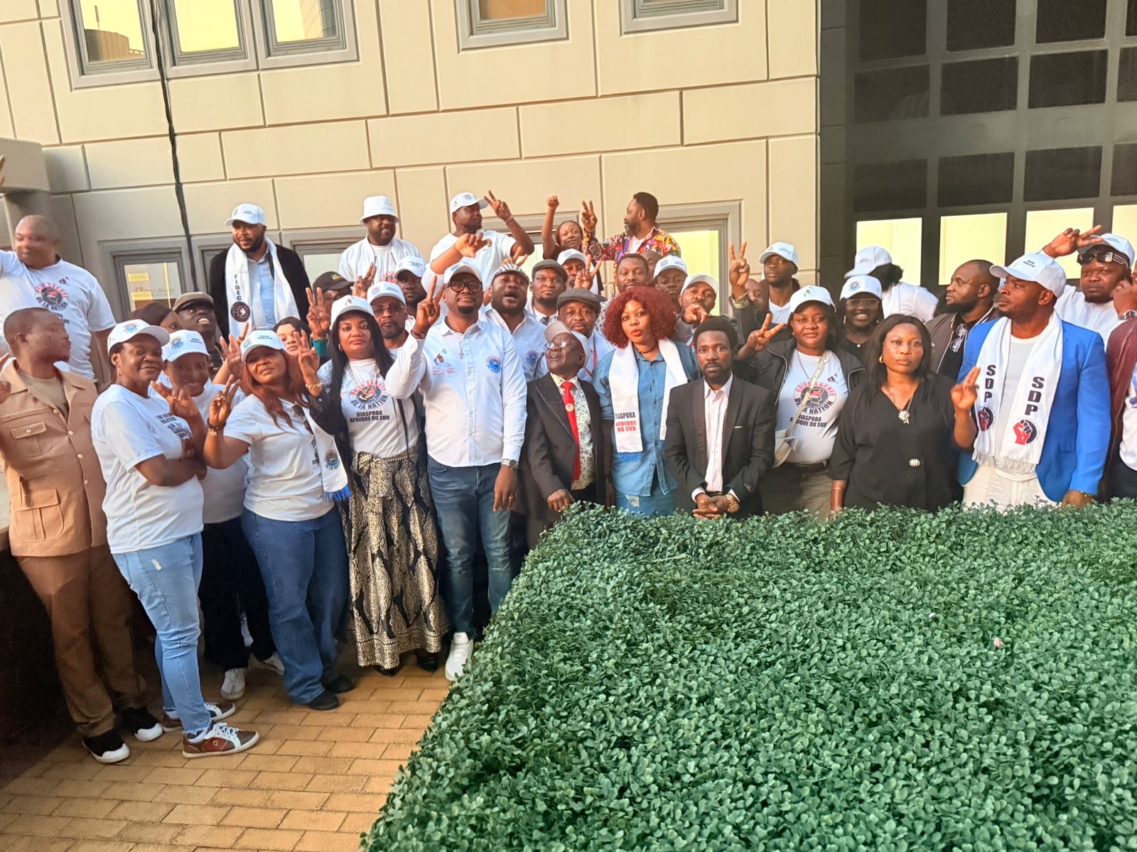 Union Sacrée Afrique du Sud : le Révérend Thomas Kamwend remercie les membres de la coordination après une rencontre réussie