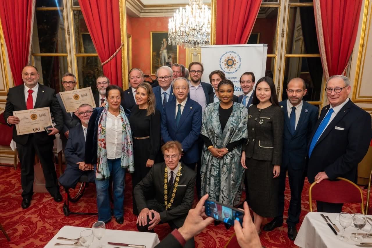 Barbara Kanam honorée à Paris : La diva congolaise reçoit la Médaille Vermeil de l’Étoile Civique
