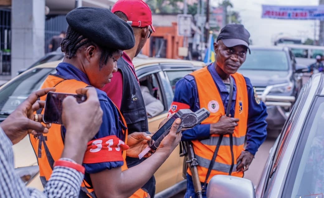 Contrôle de permis de conduire à Kinshasa : Plusieurs cas d’interpellations pour détention des faux permis par les Services