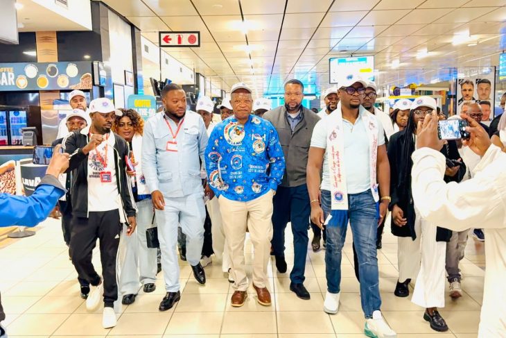 Afrique du Sud : Après avoir installé le bureau de coordination de l’Union Sacrée, le Professeur André Mbata raccompagné à l’aéroport par le Pasteur Thomas Kamwend et son équipe