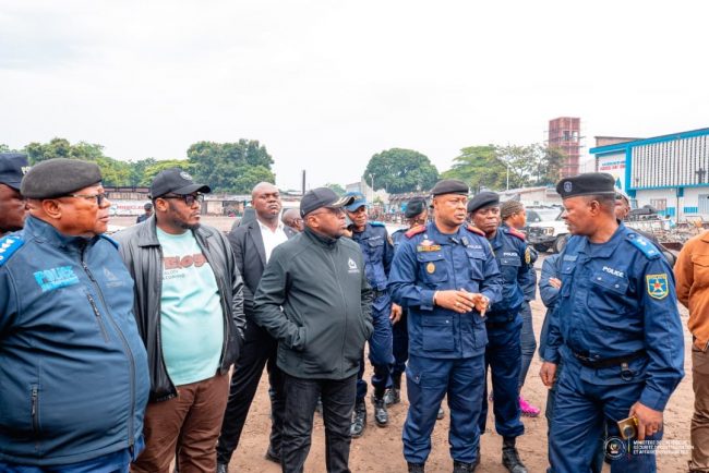 Kinshasa sous contrôle : 424 présumés kuluna interpellés lors de la tournée du VPM Jacquemain SHABANI