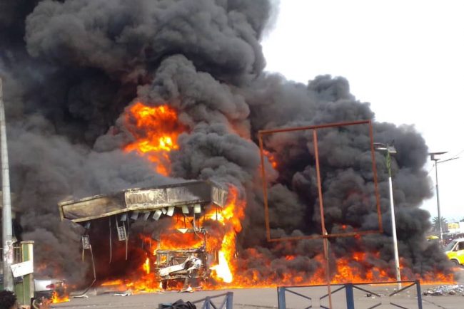 Kinshasa : Une station service prend feu à Masina et provoque des dégâts matériels