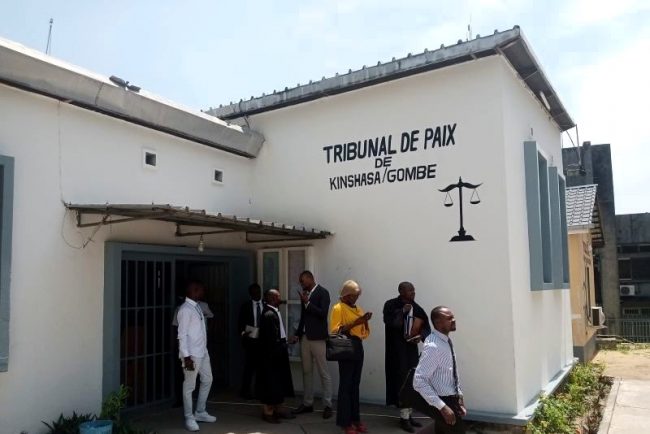 Arnaqué par Mme Yvonne Mongu, L’IGF Beleshayi Kasanda menace et occupe illégalement la parcelle de Mayifuila