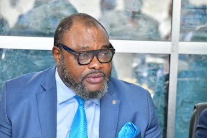 Desacralisation du pouvoir coutumier ou manipulation des autorités traditionnelles : Dénis Kambayi, président des Notables du Grand-Kasaï lève le ton.