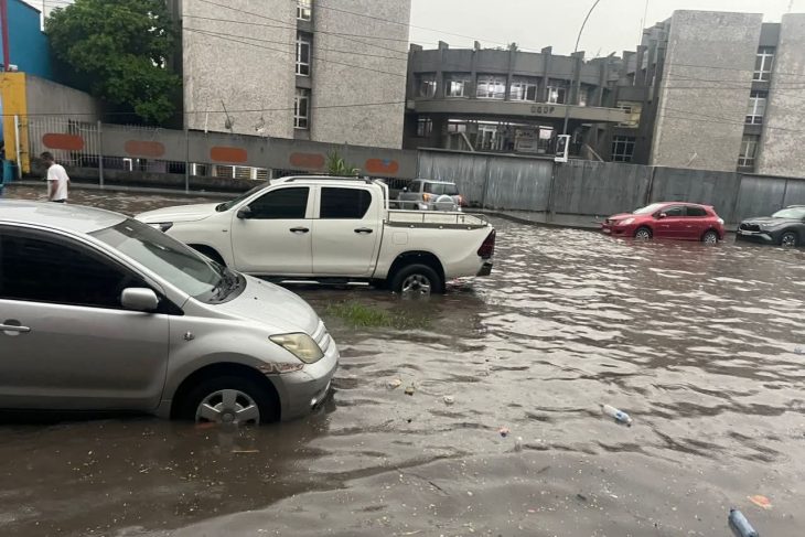 Kinshasa : Plusieurs quartiers sous les eaux après une forte pluie
