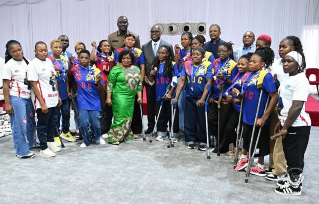 Basket-ball sur fauteuil : le Chef de l’État reçoit les Léopards dames U-25 après leur sacre continental