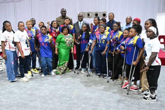 Basket-ball sur fauteuil : le Chef de l’État reçoit les Léopards dames U-25 après leur sacre continental