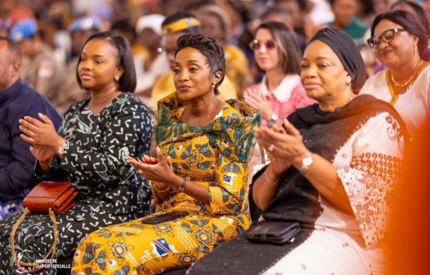 Julie Shiku participe à la célébration des droits des femmes au Stade Tata Raphaël