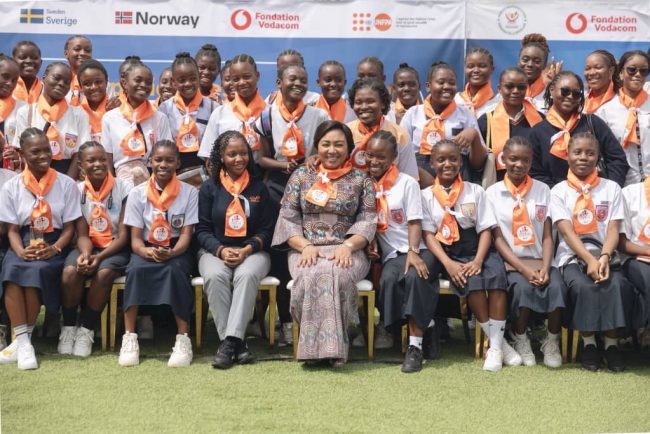 Dialogue intergénérationnel sur les droits des femmes : Denise Nyakeru endosse avec engagement le rôle de marraine de l’Académie des Jeunes Filles Leaders