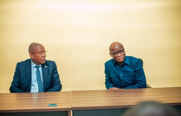 Le Ministre Justin Kalumba accueilli triomphalement à l&rsquo;ANADEC Kwilu