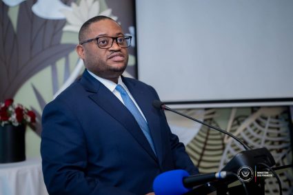 Plan d’actions du GAFI : Doudou Fwamba consolide les avancées vers la sortie de la liste grise