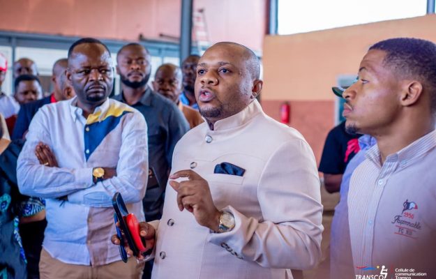 TRANSCO en RDC : Quand Jérémie Kilubu Matondo offre des cartes biométriques avec puce au personnel