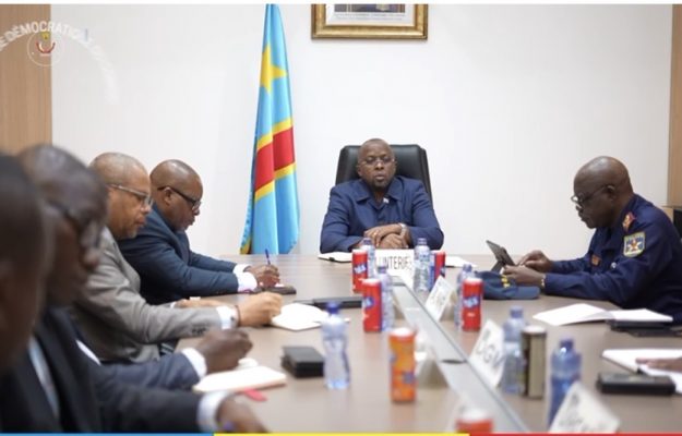 Lutte contre la criminalité : Le VPM Shabani consulte les opérateurs télécoms sur l’usage abusif des cartes SIM