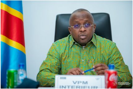 Motion contre Jacquemain Shabani : une initiative contre-productive face à l’urgence sécuritaire (Tribune de Paul-Valery Muteba)