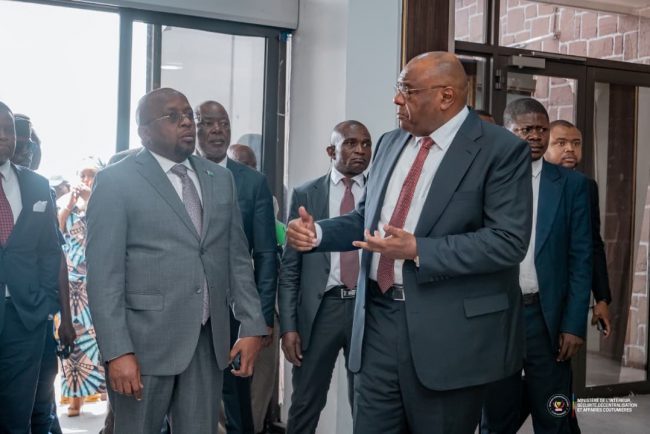 Frontières aériennes : Jacquemin Shabani évalue les mesures pour assainir les services à N’djili