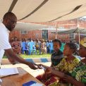 Uvira : 500 ménages vulnérables bénéficient d’une assistance monétaire d’AFEDEM RDC grâce au financement de la Dutch Relief Alliance