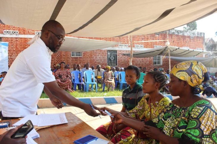 Uvira : 500 ménages vulnérables bénéficient d’une assistance monétaire d’AFEDEM RDC grâce au financement de la Dutch Relief Alliance